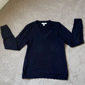 1901 Black Scallop V-Neck Long Sleeve Top